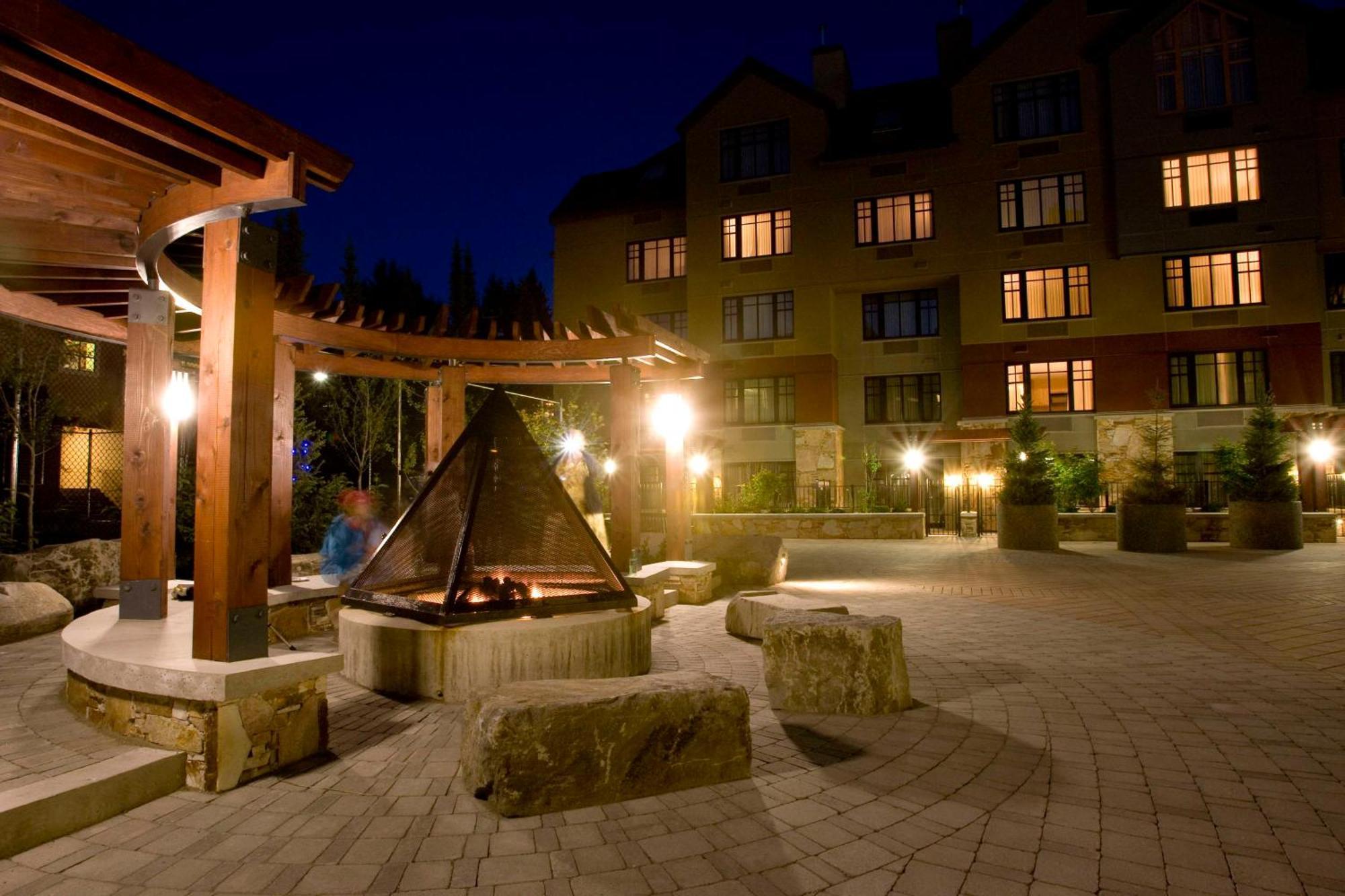 Hilton Whistler Resort & Spa Eksteriør billede