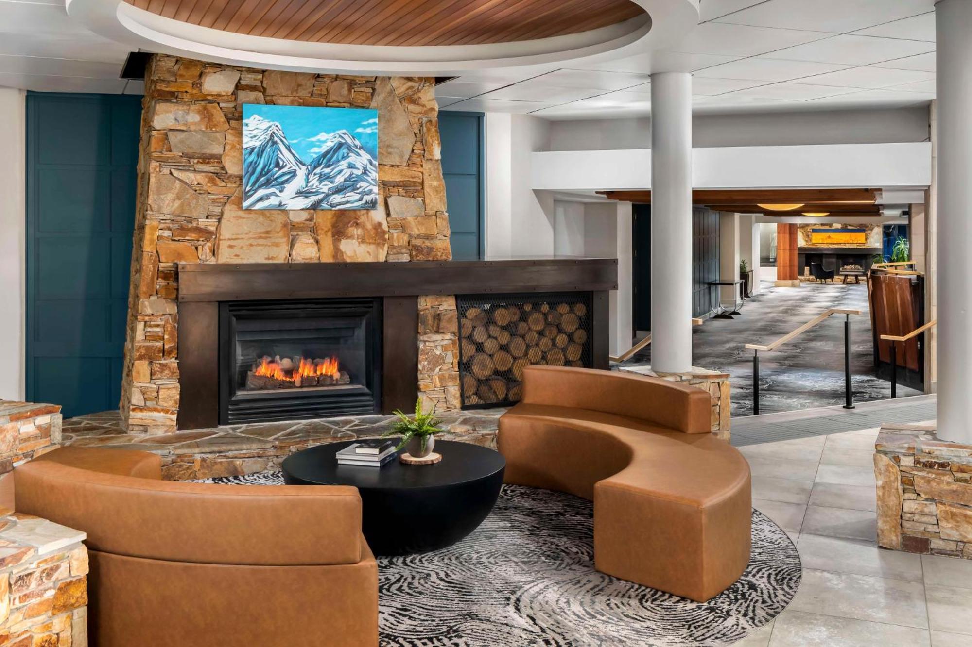 Hilton Whistler Resort & Spa Eksteriør billede