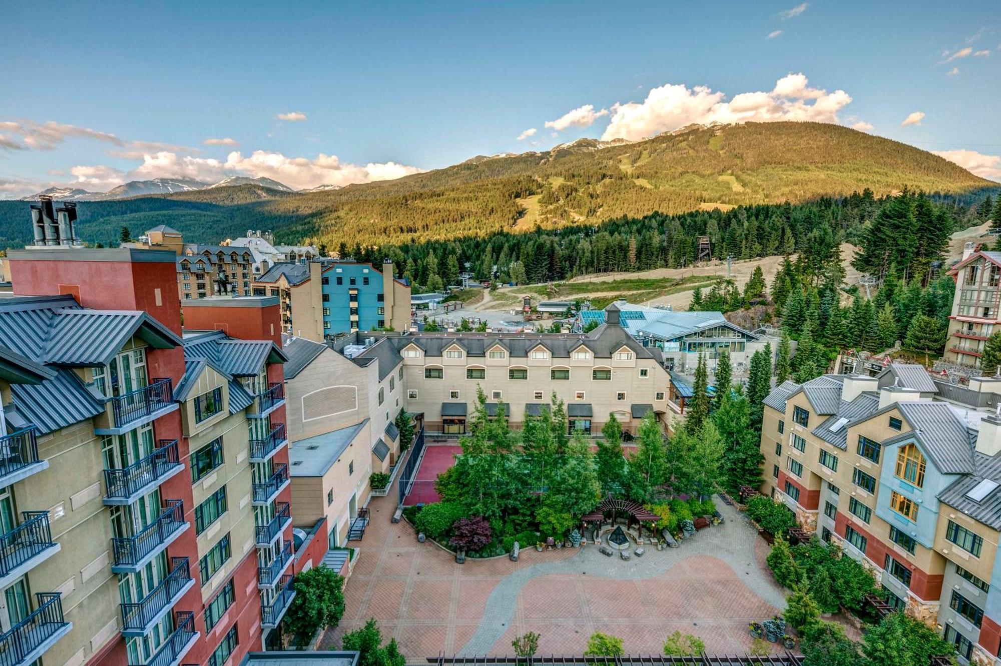 Hilton Whistler Resort & Spa Eksteriør billede
